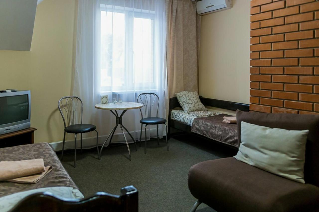 Hotel-Restaurant Complex S Legkim Parom Brovary Exterior photo